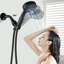 Soupape de douche à main flexible en bronze huilé. Jet puissant réglable sur 5 modes. Embouts médicaux, sécuritaires et étanches. Construction en ABS. Jet constant même avec un faible débit d'eau. Option eau. Installation facile.
