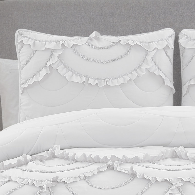 DESIGN STUDIO Scallop Ruffle White Garment Washed Soft Solid Quilt Set, King Quilt + 2 King Shams