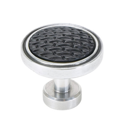Spectra Waves knob in chrome finish