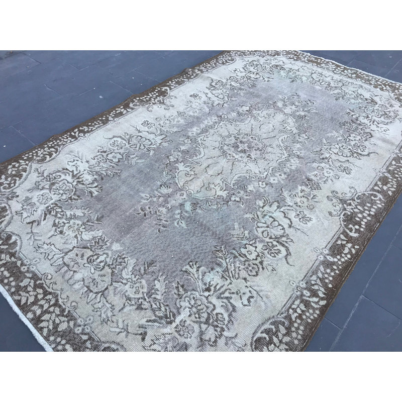 Tapis turc rétro avec un élégant motif floral beige