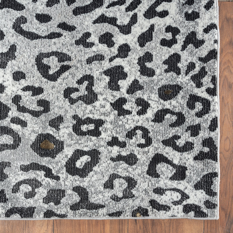Tapis gris / noir à imprimé animal, Rectangle 5 pi 3 po x 7 pi 6 po