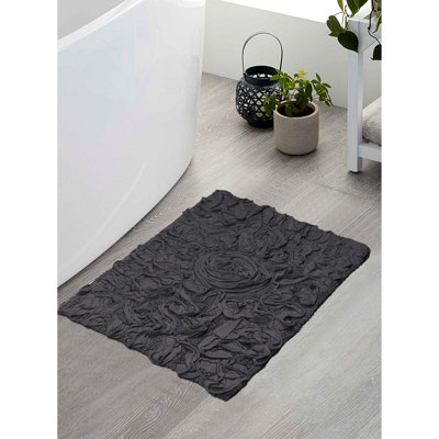 Pascoe Soft Bloom Floral Tufted Cotton Bath Mat - Handcrafted Rose Pattern