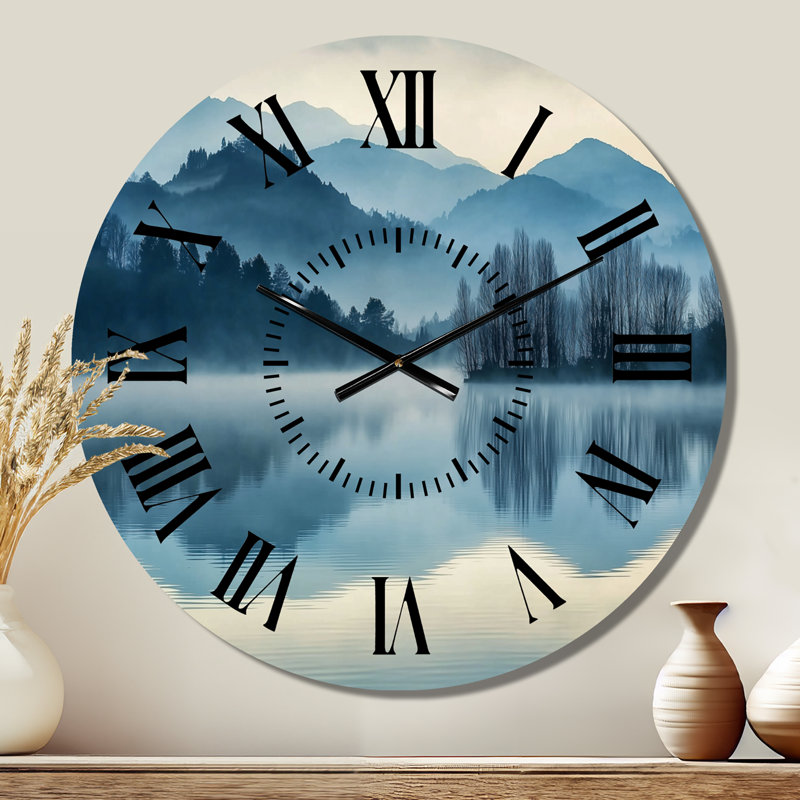 Horloge murale en métal au paysage d'un lac bleu serein à l'aube - Premières lueurs, Grand