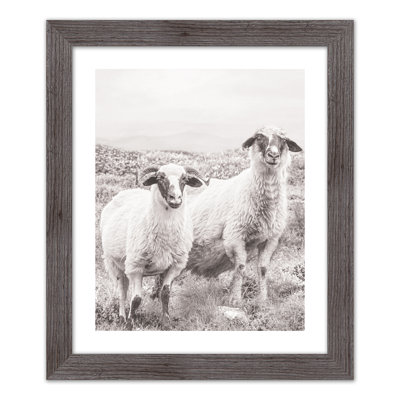 Sheep On Hill, reproduction encadrée