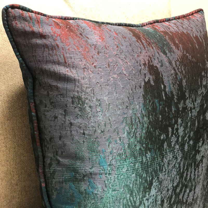 Coussin décoratif en velours bleu, 26 po x 26 po