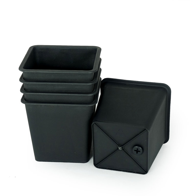 Pot en plastique avec drain Gredinger, H 4,7 po x l 5 po x P 5 po