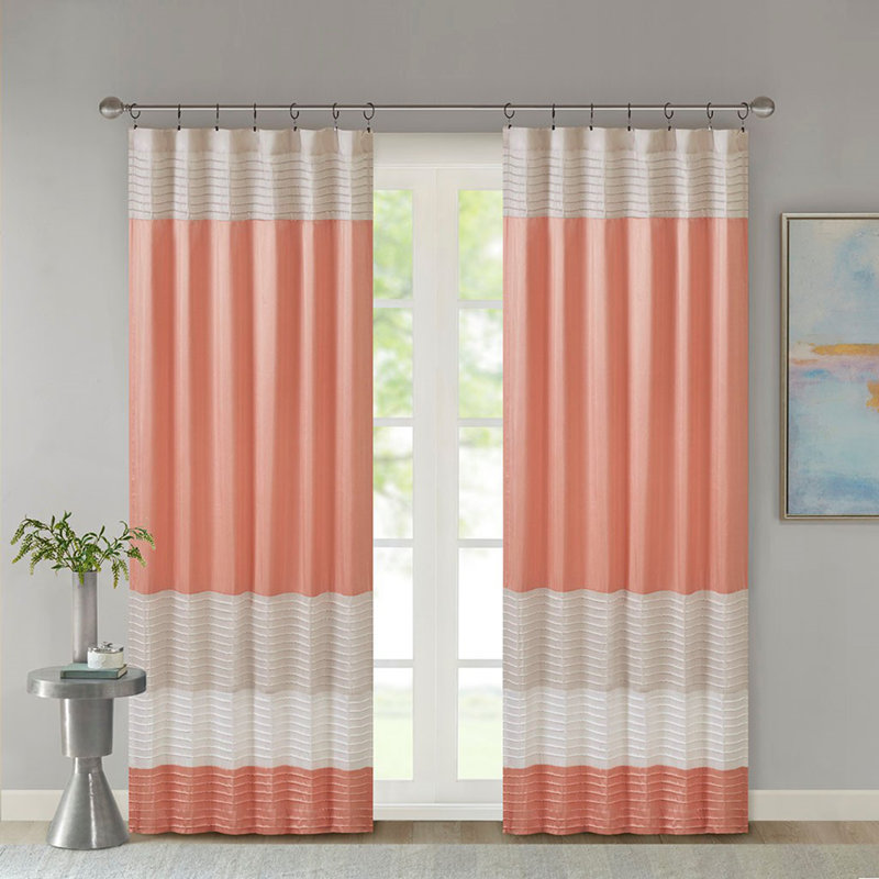 Élégant panneau de rideau Pintuck pour une intimité accrue et un décor intérieur élégant, panneau simple avec languette arrière ou options de suspension avec passe-tringle.