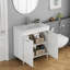 Meuble-lavabo de 32 po avec lavabo en céramique, charnières à fermeture en douceur et poignée en métal, blanc brillant pour une tablette ajustable moderne, aspect contemporain