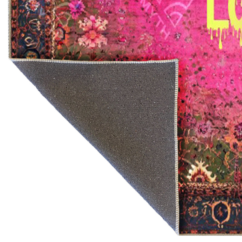 Tapis décoratif moderne à motifs textuels «Save Love» de la collection Écrite, Rectangle 5 pi 1,02 po x 7 pi 6,55 po