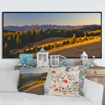 " Sun Illuminate Mountain Peak "