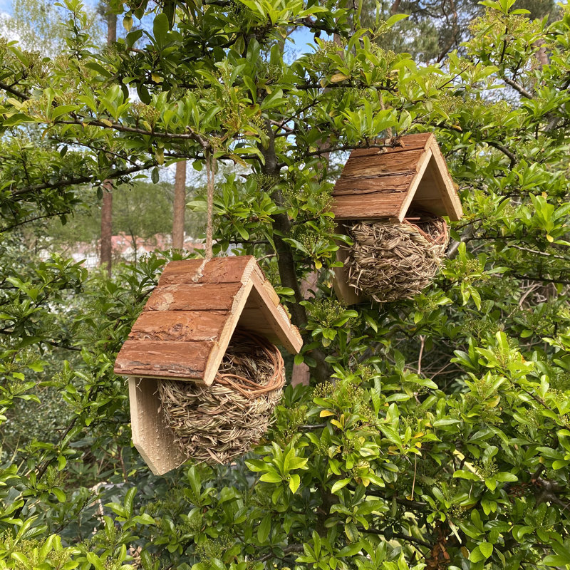 Woven Martin Hanging Bird House with Roof