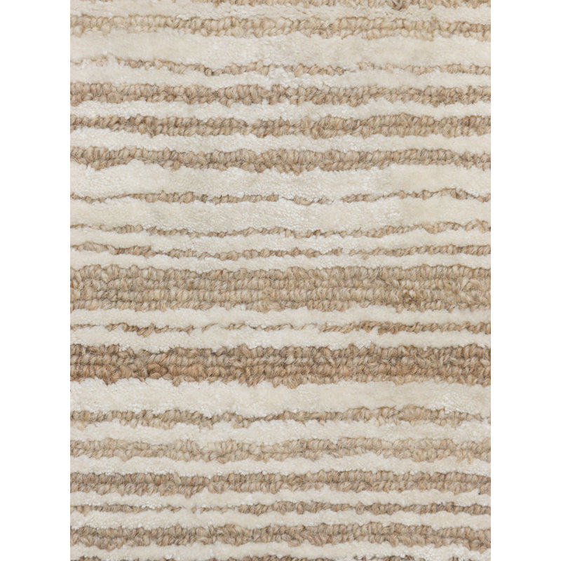 Akash Rectangle Area Rug in Beige/Light Brown, Rectangle 5' x 8'