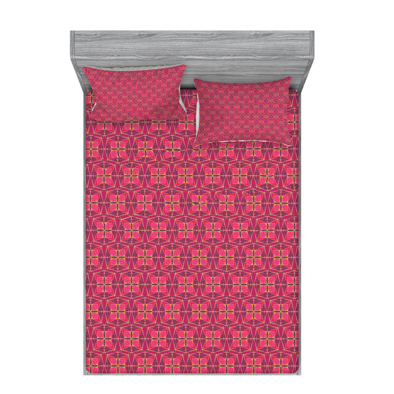 Microfiber Geometric Sheet Set, Queen Sheet Set + Fitted Sheet + 2 Pillowcases, Red Geometric