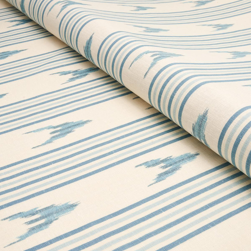 Tissu ikat Santa Barbara Schumacher x Mark D. Sikes, Bleu porcelaine