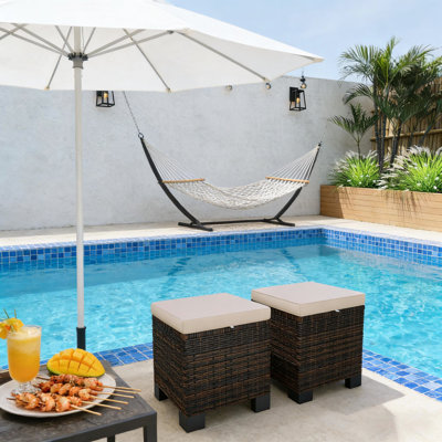 Patio de 2, unités carrées pour et jardin, design élégant, coussins moelleux, housses amovibles, structure en acier thermolaqué, support de 265 lb, 15,7 po de largeur, 18,1 po de hauteur au bord de la piscine, rembourrage lavable,
