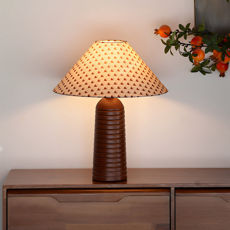 Petite lampe de table moderne en bois massif de couleur noyer avec abat-jour en polyester pour le salon de la chambre à coucher, ampoule incluse