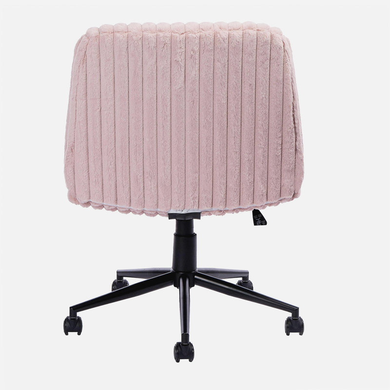 Fauteuil à dossier rose sportif