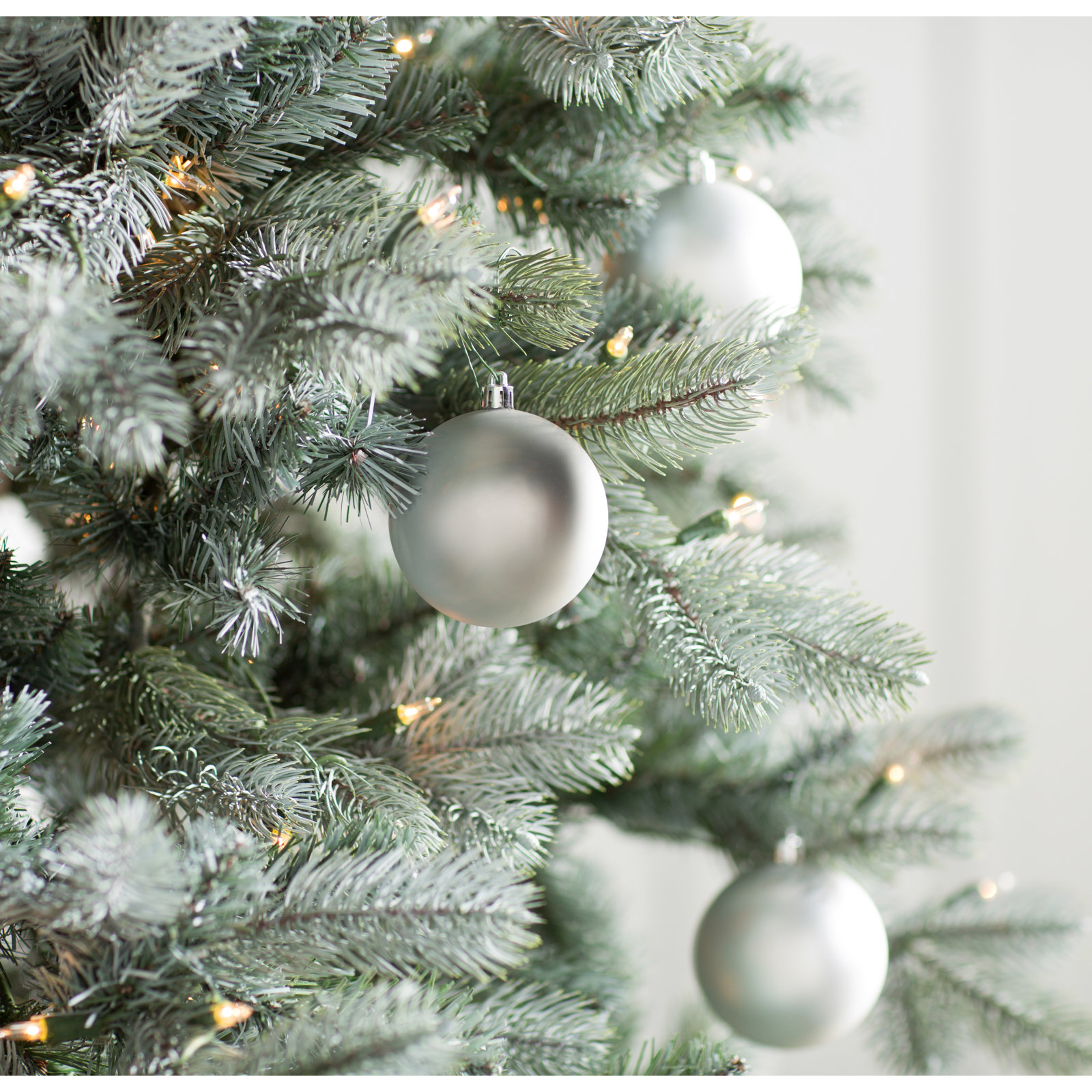 The Holiday Aisle® 3" Shatterproof Bauble, 2.75" H x 2.75" W x 2.75" D, Silver