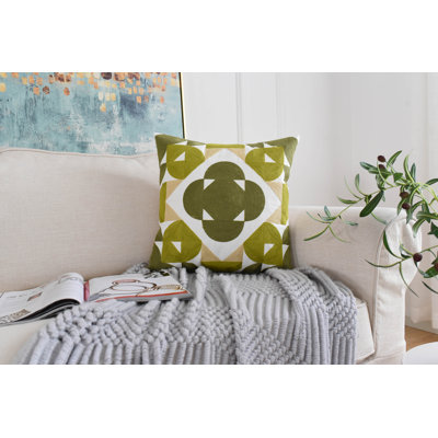 Housse de coussin brodée à motif floral / vert feuille et insert