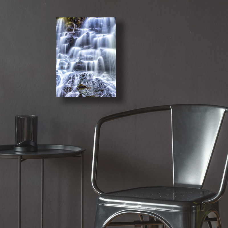 «Kanto Lampo Waterfall» par Mark A Paulda, H 16 po x l 12 po