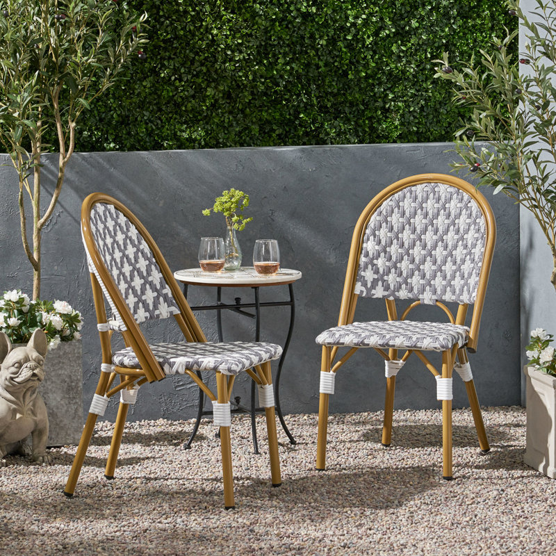 Fauteuil d'extérieur français, chaises en aluminium et en PE, gris et blanc, style bistro de construction, structure rouille