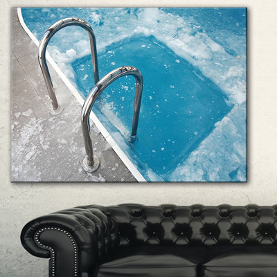 " Ice Swimming Blue Pool "