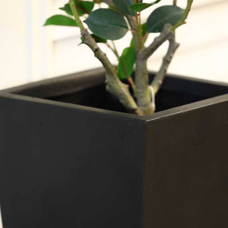 Grand pot de fleurs carré fait à la main Talarico, 24,2" H x 12,6" lx 12,6" d, Noir