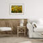 «Central Sunflower in Meadow», reproduction sous verre encadrée, design par Andy Crawford-374493819-374493820
