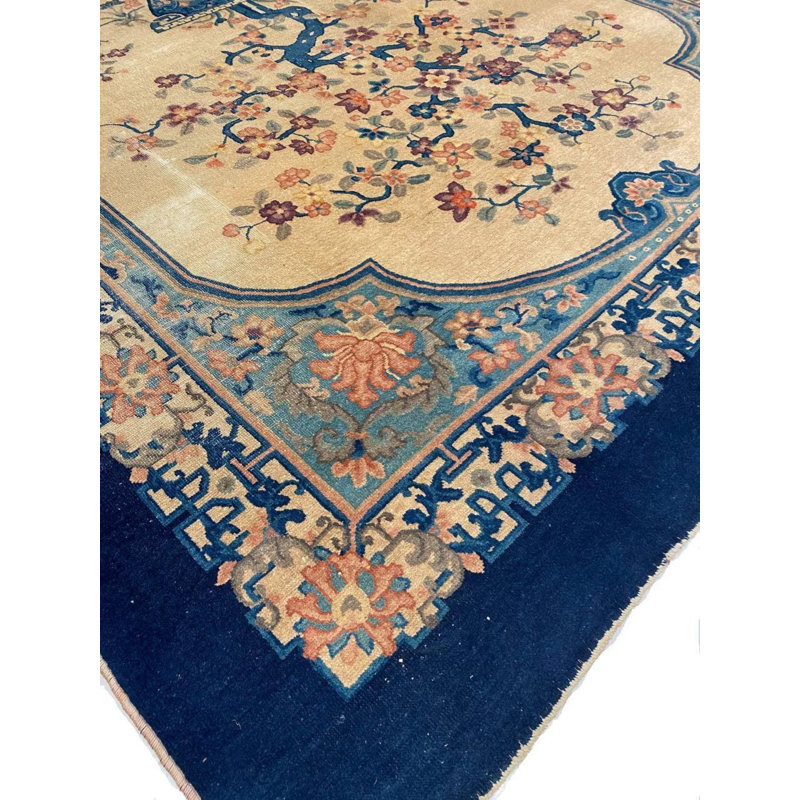 Floral Area Rug in Beige