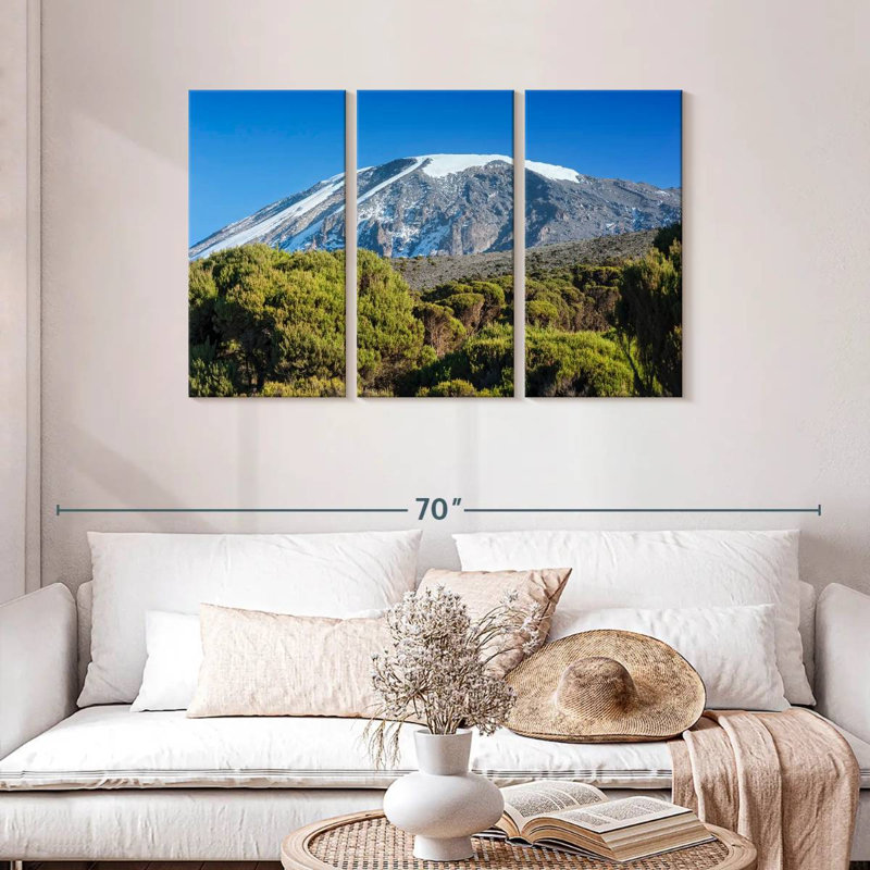 Mont Kilimandjaro enneigé, H 28 po x l 45 po