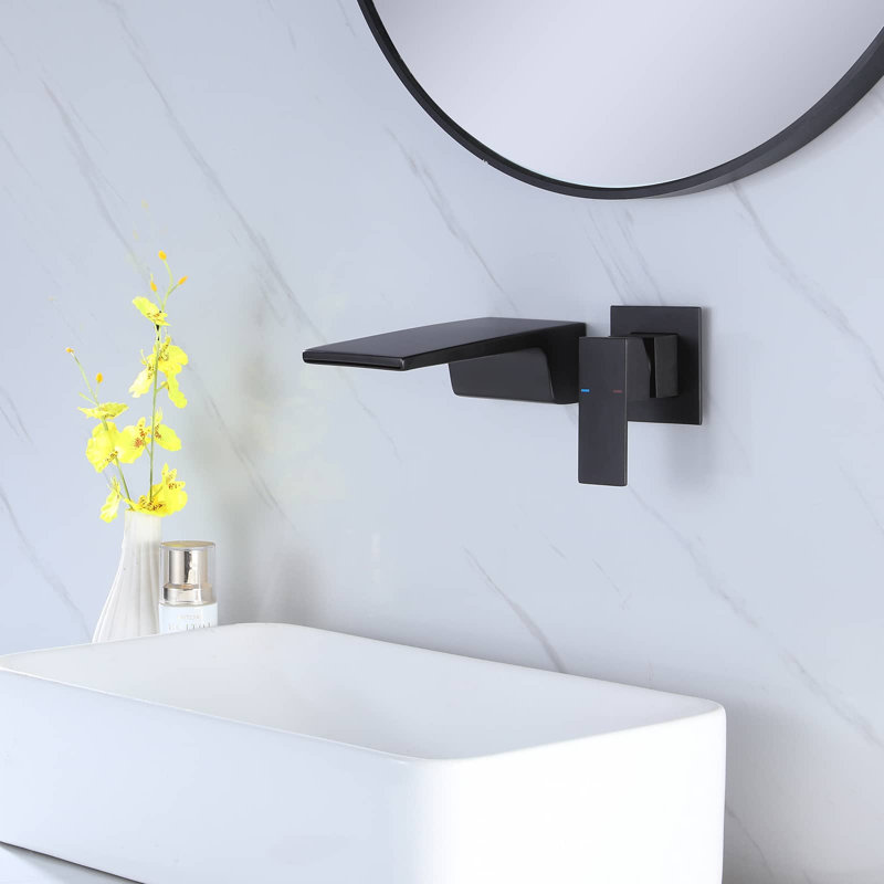 Robinet de salle de bain mural en laiton avec robinet à une poignée