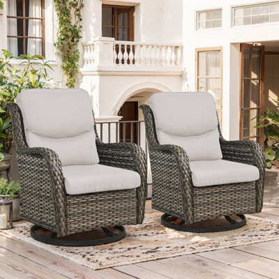 Chaise berçante rotative en osier d'extérieur Koba (ensemble de 2)