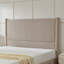 Lit plateforme tapissier à tête de lit haute de 51,8 po avec 2 grands tiroirs de rangement en bois Juanetta, beige, très grand