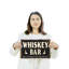 Enseigne en plastique 10 po x 14 po Whiskey Bar-119523810