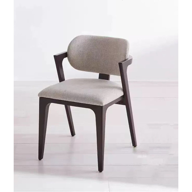 Chaise de salle à manger moderne et simple en bois massif avec accoudoirs et dossier en hêtre