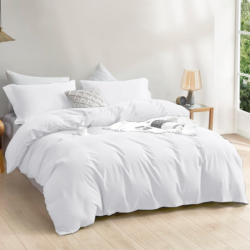 Luxury 4-Piece Microfiber Duvet Cover Complete Set, Super King Duvet Cover + 3 Additional Pieces, White