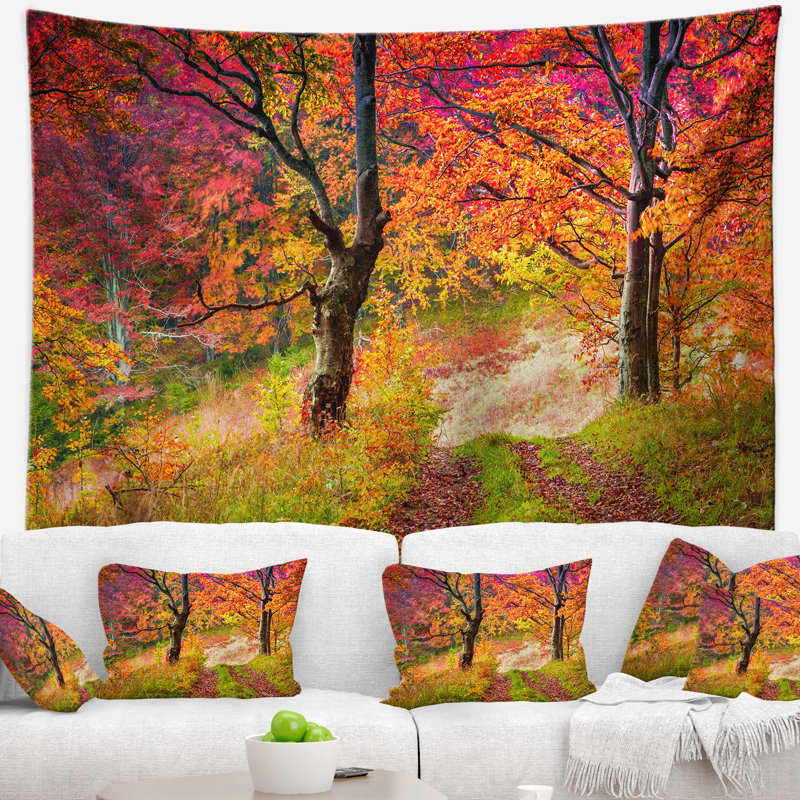 Arbres de chute de couleur brillante dans les forêts tapisserie, H 50 po x l 60 po