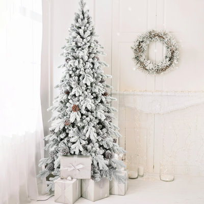Arbre de Noël / arbre de Noël enneigé 8 pi avec 44 branches de pin naturel, 1634 pointes, conception étroite pour les petites pièces, installation rapide avec des branches à charnières, coins de neige réalistes, apparence de neige rapide