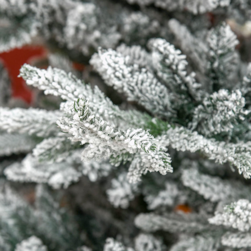 Arbre de Noël artificiel enneigé 8 pi