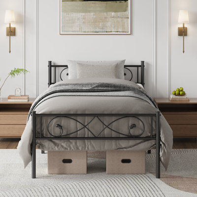 Poing distinctif - Base de lit plateforme en métal simple - Lattes en acier robuste - Sans bruit - Rangement sous le lit - Assemblage facile - Aucun sommier nécessaire - Noir mat - Couleur: noir, Taille: DOUBLE