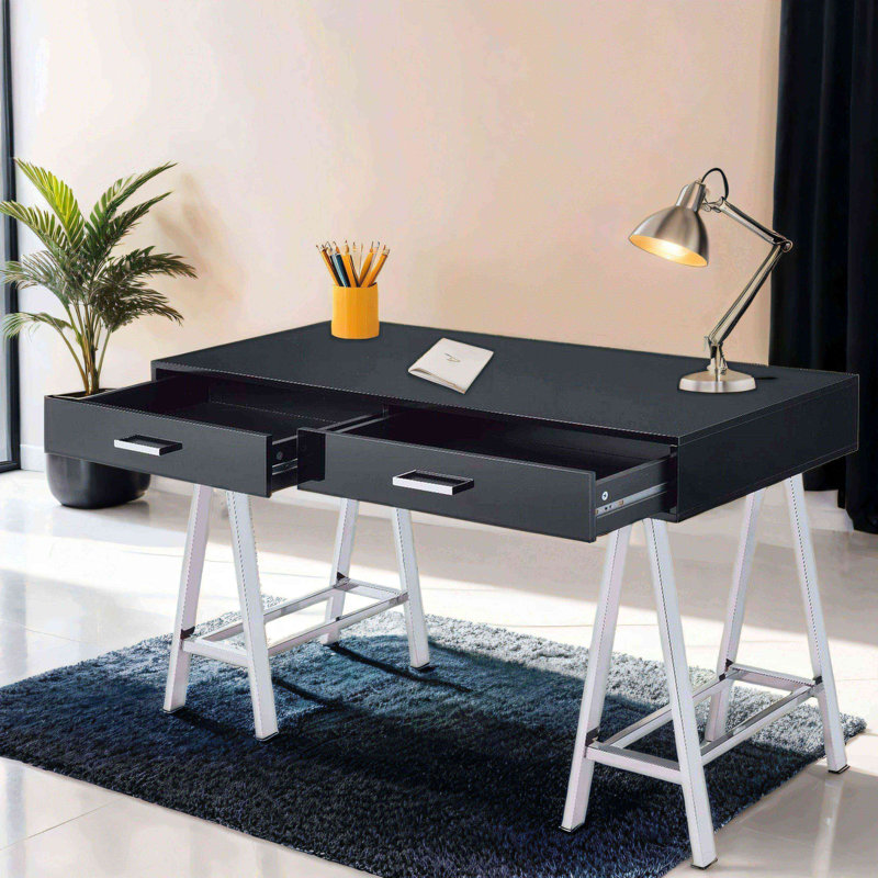 Bureau d'écriture Coleen avec plateau ultrabrillant, ports USB, deux tiroirs et base en croix dorée, Noir