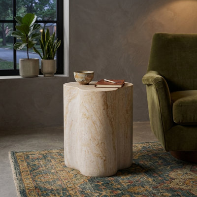 Table d'appoint intérieure/extérieure aspect travertin organique, capacité de 36 kg, en forme de nuage, résistante aux intempéries, idéale pour terrasse, salon ou chambre.