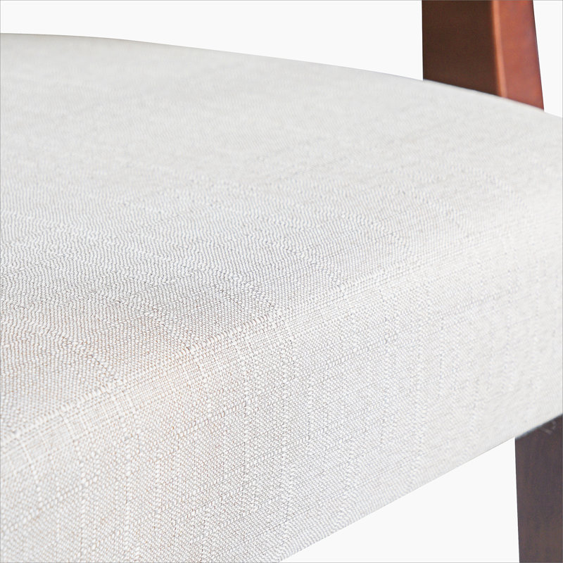 Ensemble de 2 chaises de salle à manger rembourrées à finition noyer - Fauteuils traditionnels avec lignes courbes, structure en bois franc massif et accoudoirs rembourrés, élégantes chaises d'appoint en tissu beige pour la salle à manger ou la cuisine