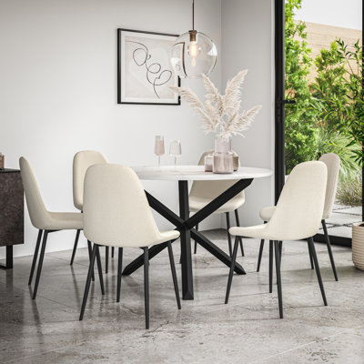 Weatogue 6 - Person Dining Set