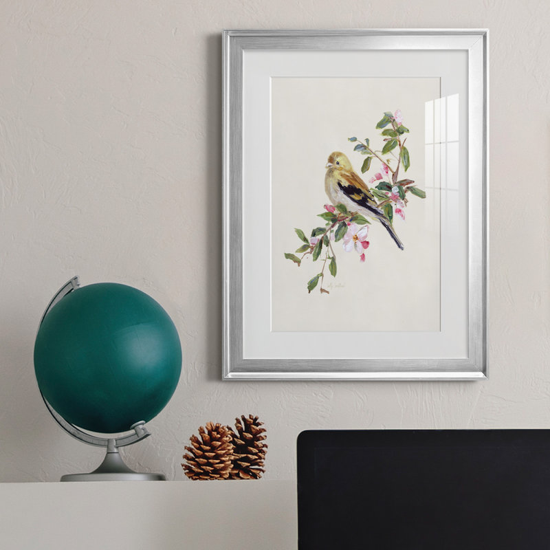 Spring Spring Pine Grosbeak - peinture encadrée, Argent, H 22,5 po x l 30,5 po x P 1,5 po