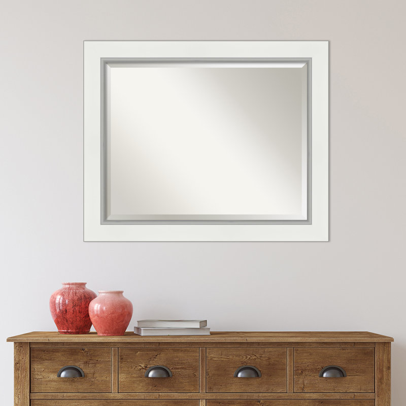 Miroir mural Quade, 33 po x 27 po, Blanc satiné / argent