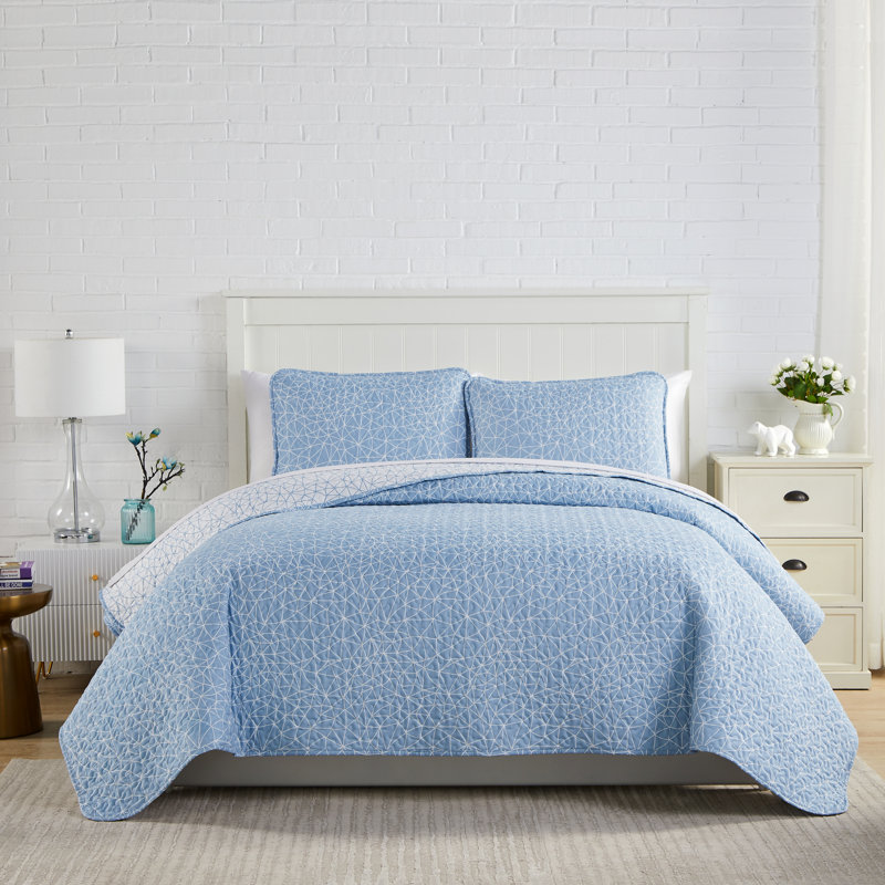 Geometric Maze Collection Microfiber Quilt Set, King Quilt + 2 Standard Shams, Blue