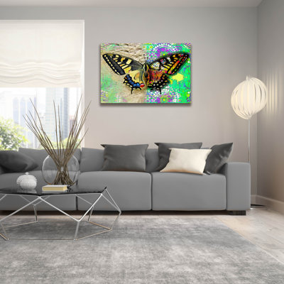«Exposed Butterfly» par Dean Russo Studios, art mural en verre acrylique