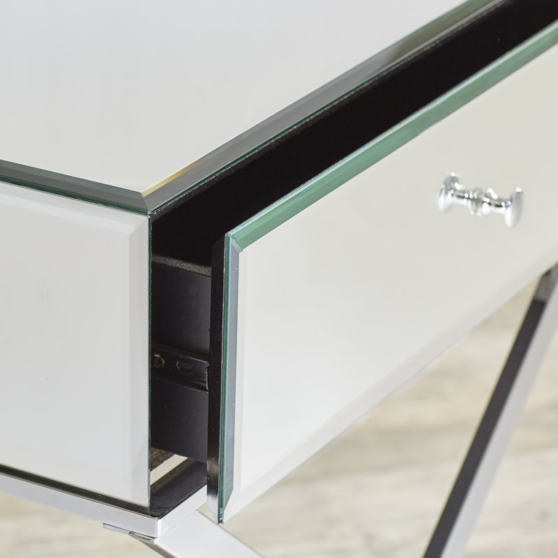 Table de bout à pieds croisés Nyasha, Chrome