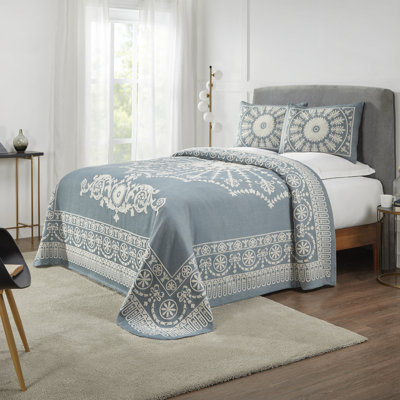 Alistair Lightweight Cotton Blend Jacquard Traditional Medallion Bedspread Set